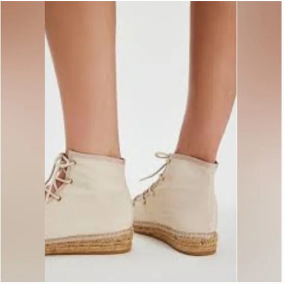 Anthropologie NWOT Naguisa Annona Ankle Bootie Spain size 39 US 8.5 - Picture 5 of 9